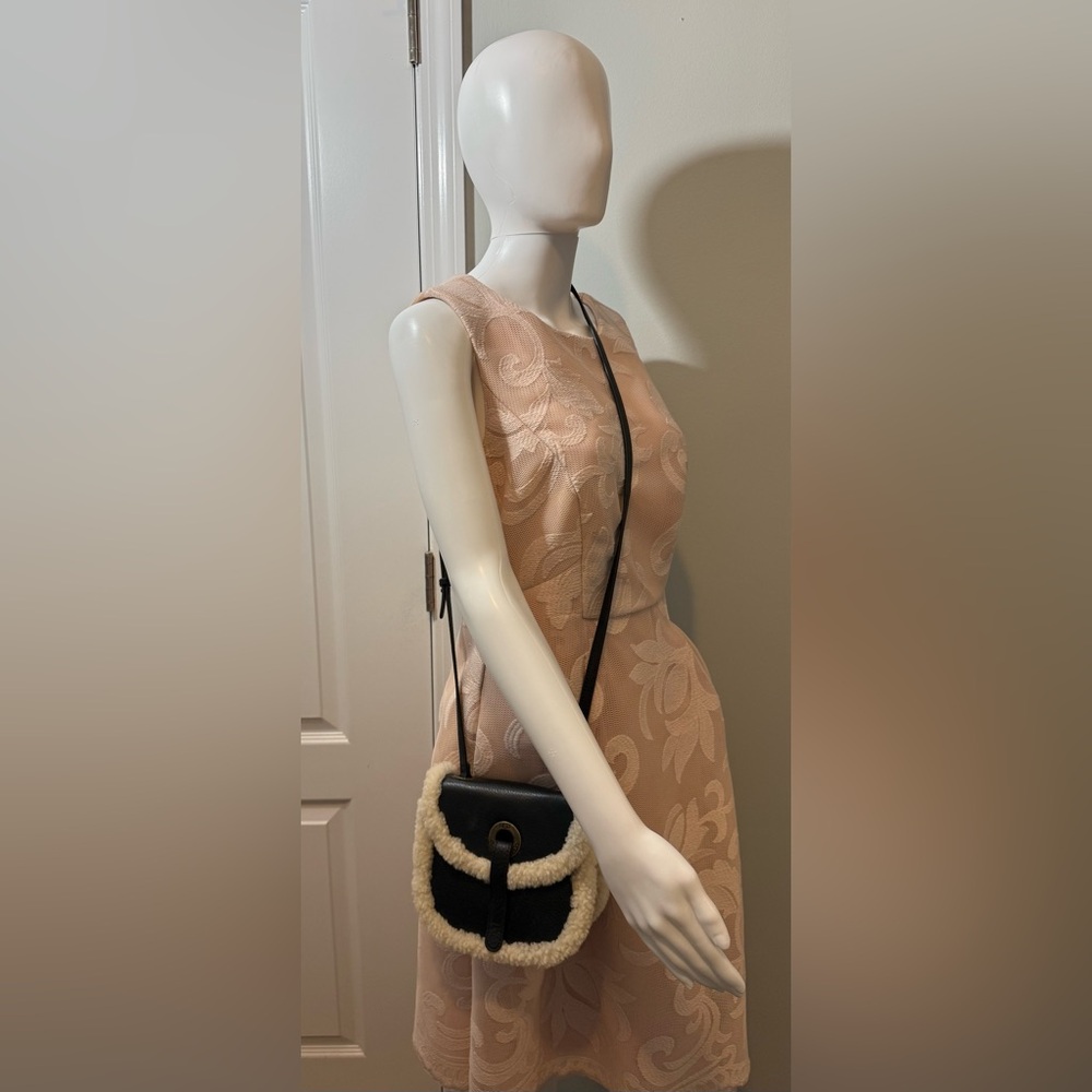 Ugg Heritage Sheepskin Trim Crossbody Bag Black Leather Cream Trim - Picture 2 of 16